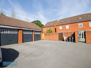 Garage/Parking- click for photo gallery